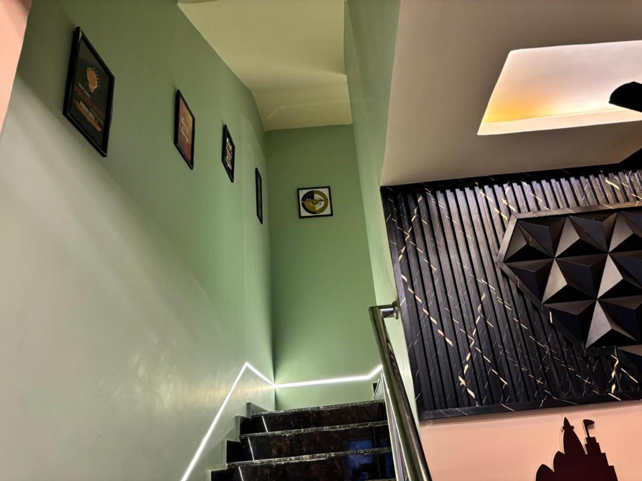 Holy City Inn Varanasi Exterior foto
