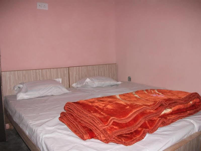 Holy City Inn Varanasi Exterior foto